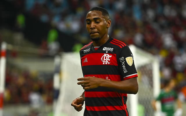 Lorran titular e Gabigol no banco: veja provável escalação do Flamengo para jogo da Copa do Brasil