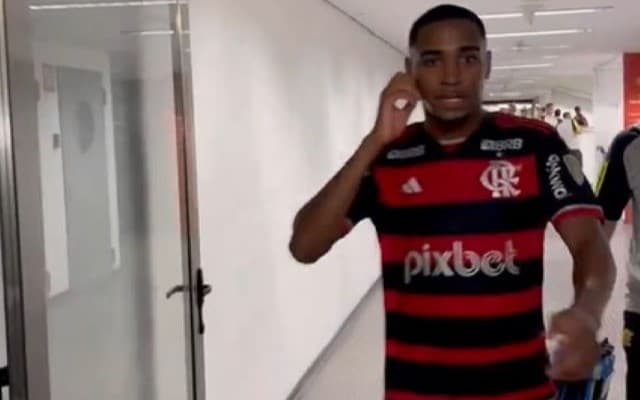 Lorran titular? Comentarista avalia mudança em escalação do Flamengo e questiona uso de Matheus Gonçalves