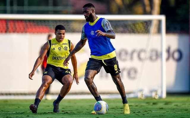 Gerson titular e Gabigol no banco: veja provável escalação do Flamengo para jogo de estreia na Copa do Brasil