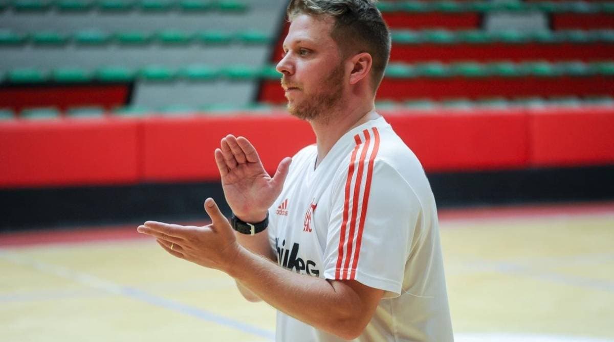 Basquete: Flamengo encaminha renovação com o técnico Gustavo De Conti
