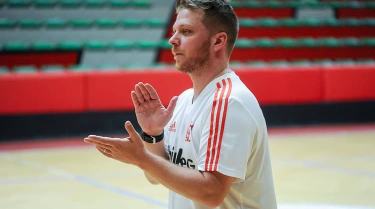 Basquete: Flamengo encaminha renovação com o técnico Gustavo De Conti