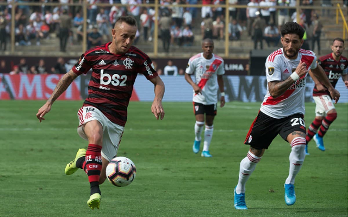 Rafinha revela bastidores de saída do Flamengo e garante: 'Não me arrependo'
