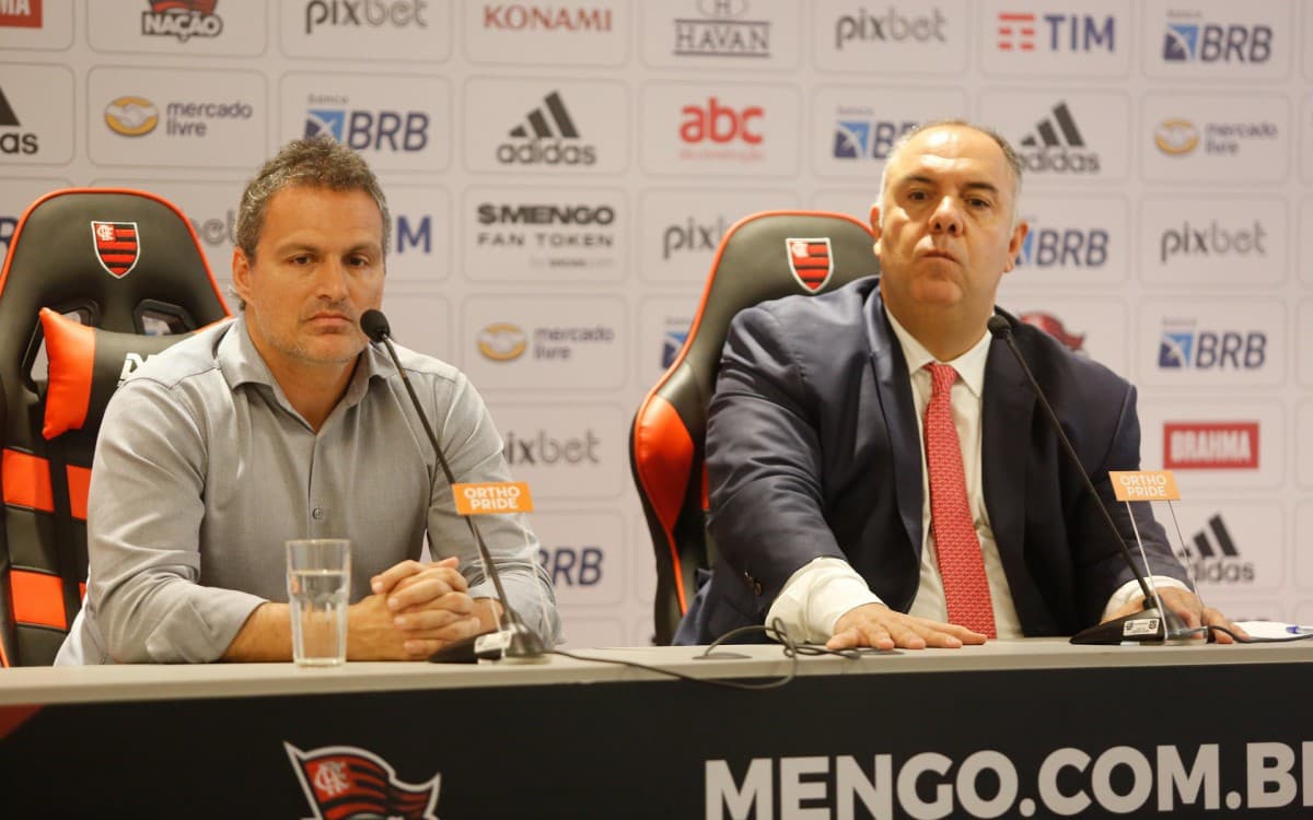 Dirigentes do Flamengo reclamam da arbitragem contra o Palmeiras