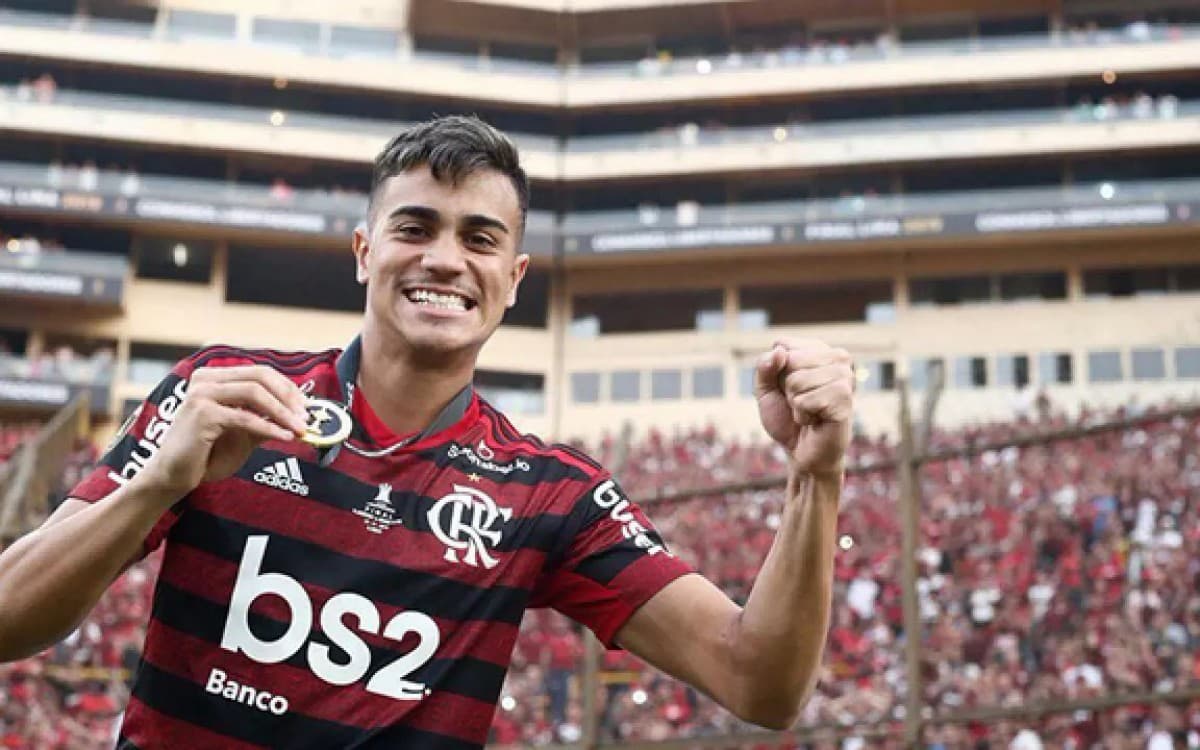 Reinier revela conversa com Landim em jogo do Flamengo: 'Falou que tenho que voltar'