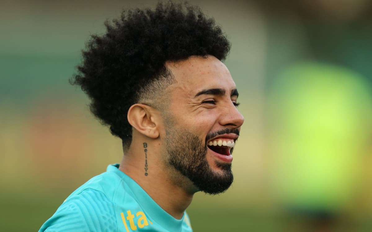 Dirigente do Flamengo confirma novo interesse no meia Claudinho