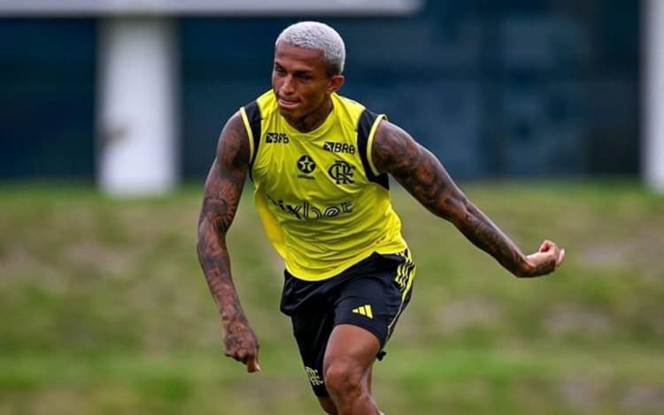 Wesley sofre lesão na coxa direita, e Flamengo terá mais um desfalque em La Paz