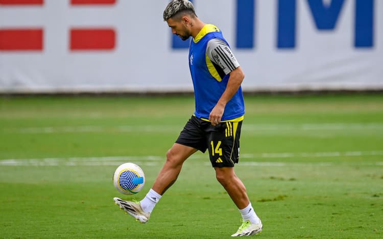 Arrascaeta volta para o Rio de Janeiro e desfalca Flamengo na Libertadores