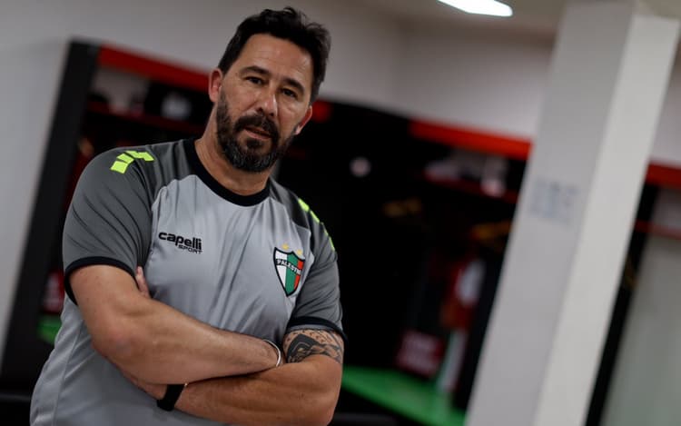 Técnico do Palestino espera conquistar bom resultado contra o Flamengo: 'Obrigação'