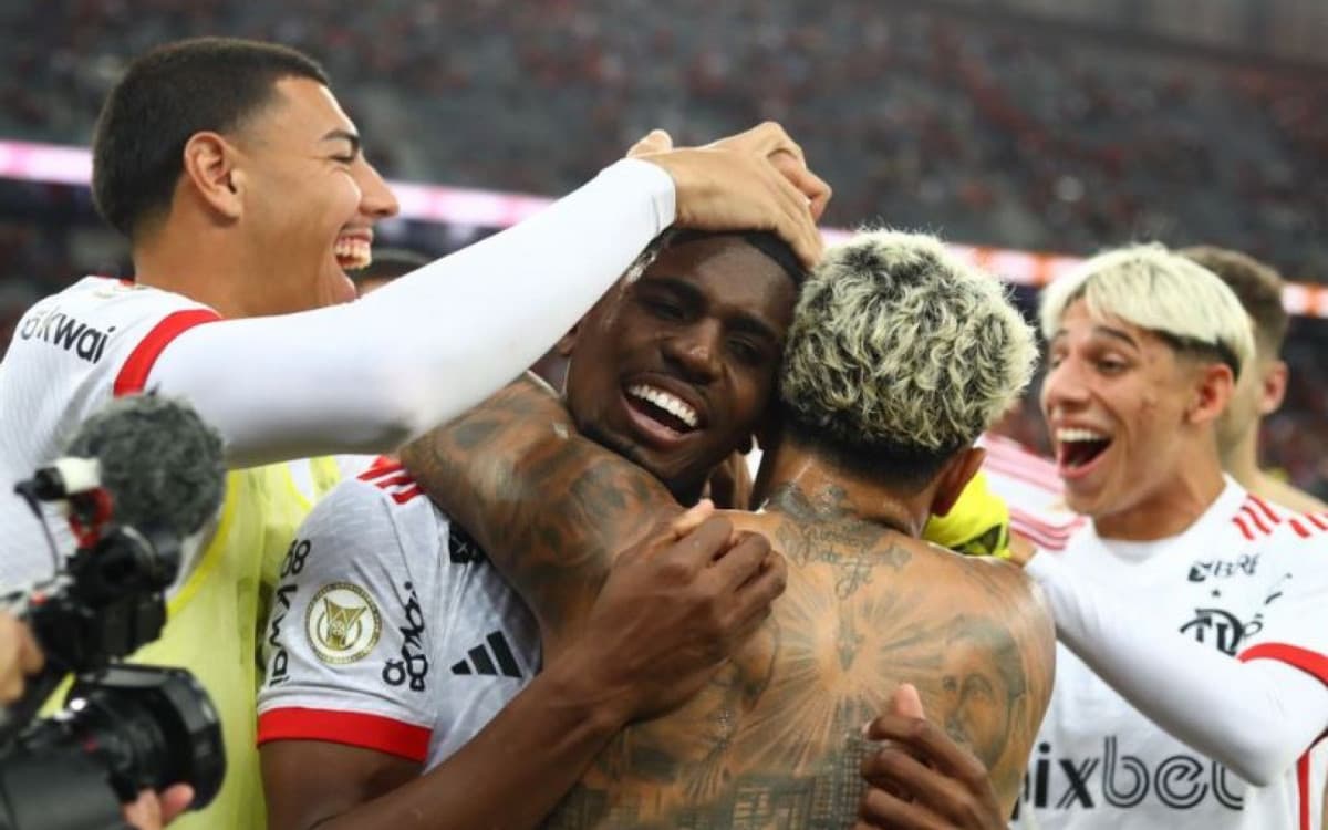 Conheça Evertton Araújo, que marcou o gol de empate do Flamengo contra o Athletico-PR