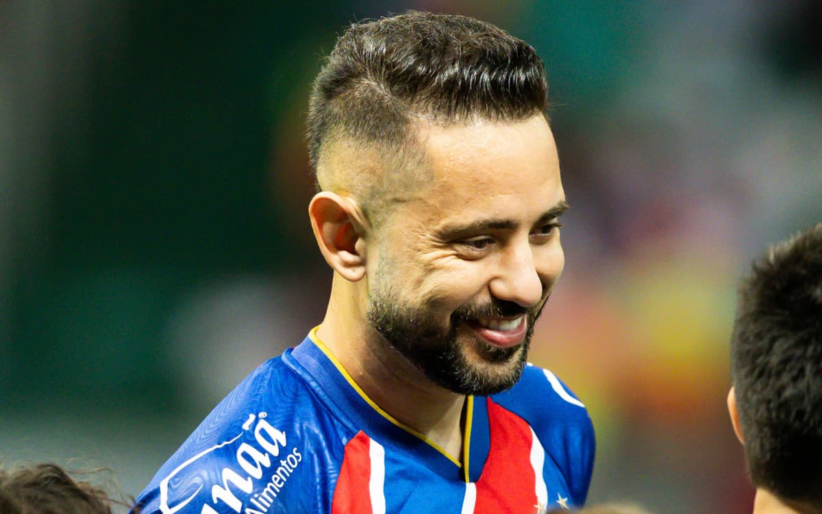 Everton Ribeiro celebra reencontro com a torcida do Flamengo no Maracanã: 'Muito feliz'