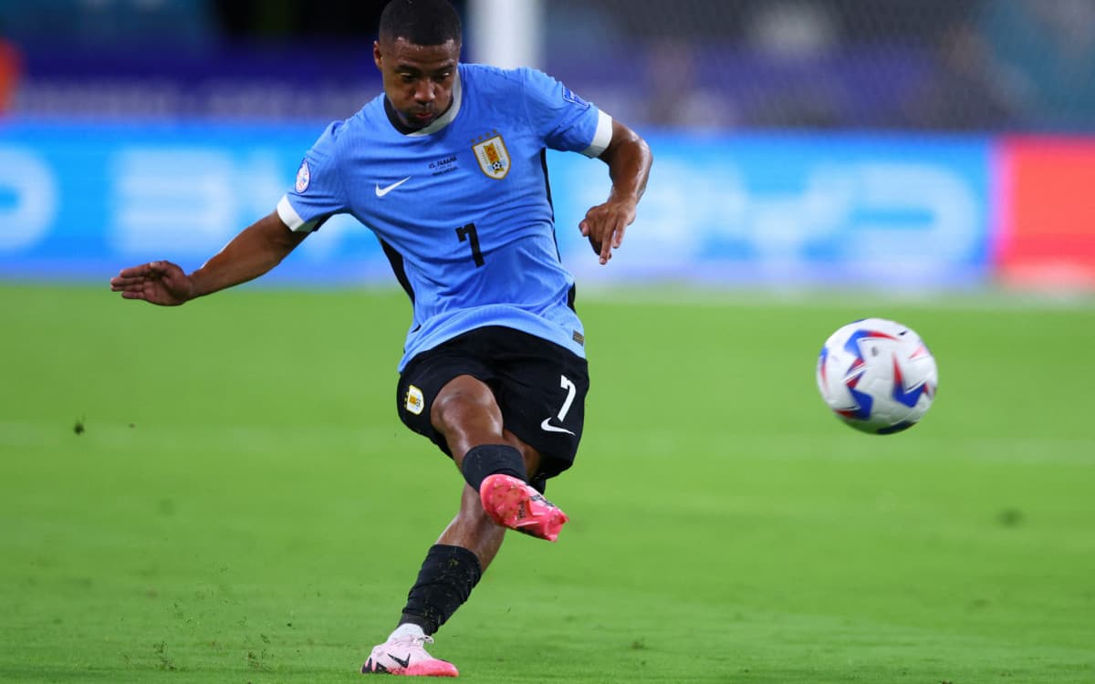 Trio do Flamengo participou diretamente de metade dos gols do Uruguai na Copa América