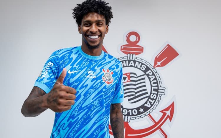 Corinthians aguarda Flamengo, e tenta finalizar compra de Hugo Souza antes da Copa do Brasil