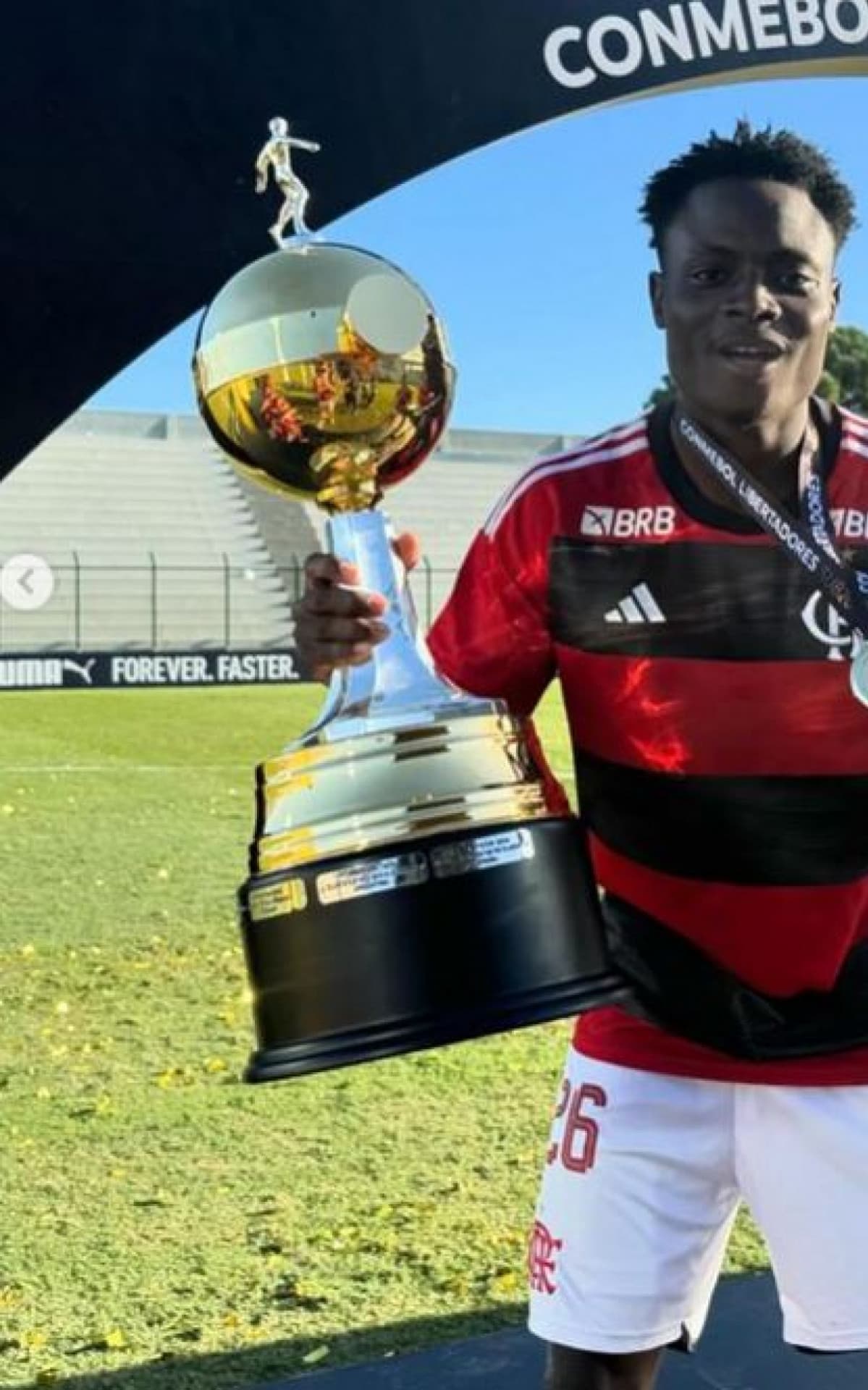 Atacante nigeriano do Flamengo será relacionado para jogo da Libertadores