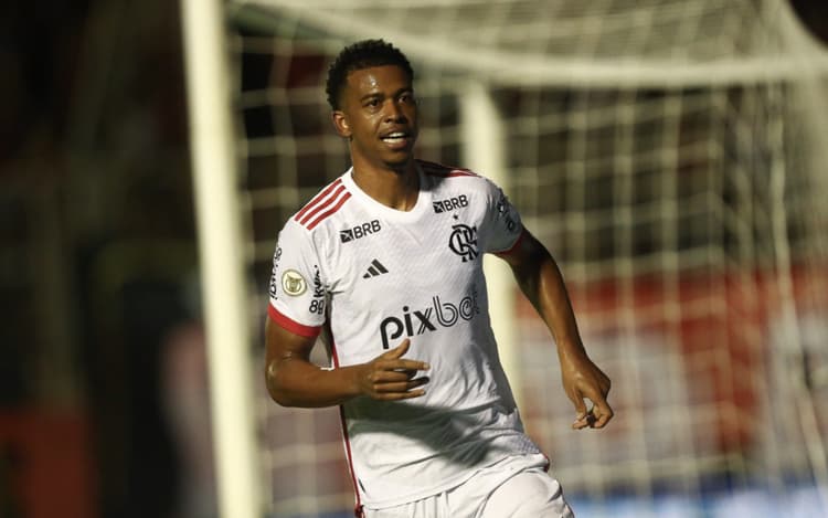 Flamengo faz mudanças na lista de jogadores inscritos da Libertadores
