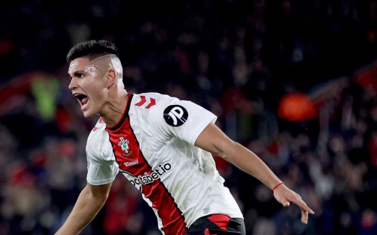Flamengo inclui Victor Hugo e avança pela contratação de Alcaraz, do Southampton