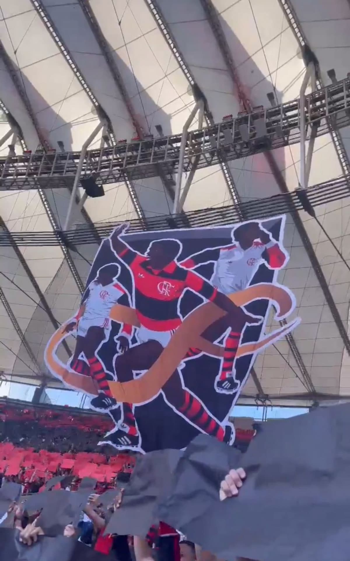 Vídeo: torcida do Flamengo faz homenagem ao ídolo Adílio