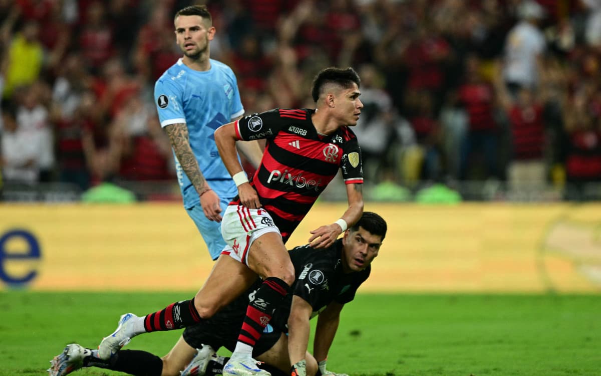 Flamengo bate o Bolívar no Maracanã e larga na frente nas oitavas da Libertadores