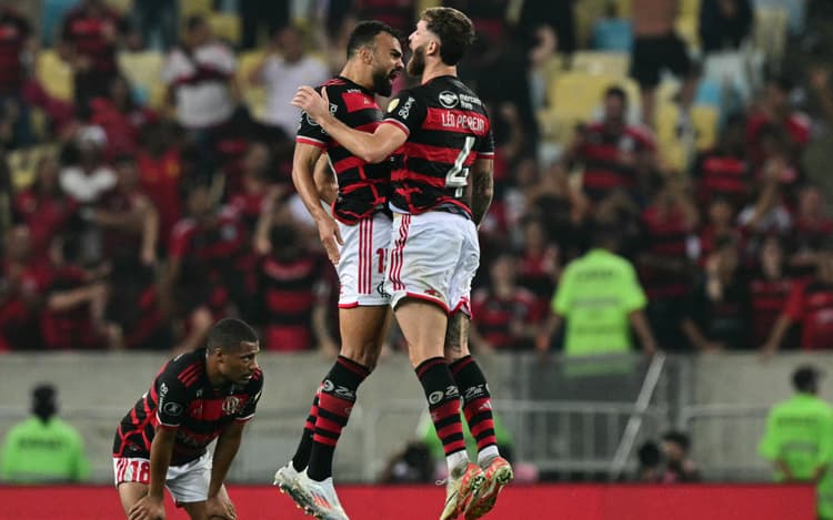 Flamengo deixará 12 atletas no Rio e jogará com time reserva contra o Grêmio