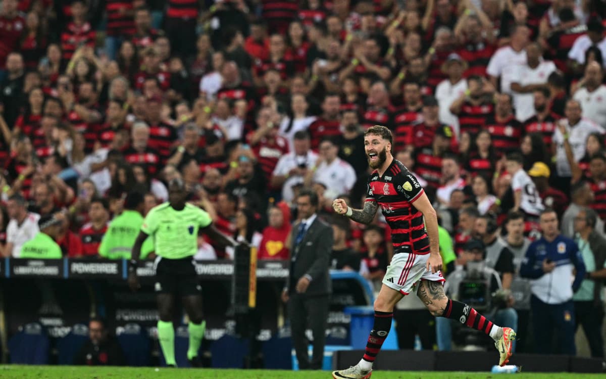 Léo Pereira faz apelo à torcida do Flamengo para apoiar jogadores contestados