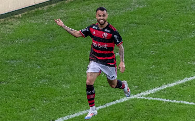 Michael evolui, e Flamengo prepara o atacante para retorno na Copa do Brasil