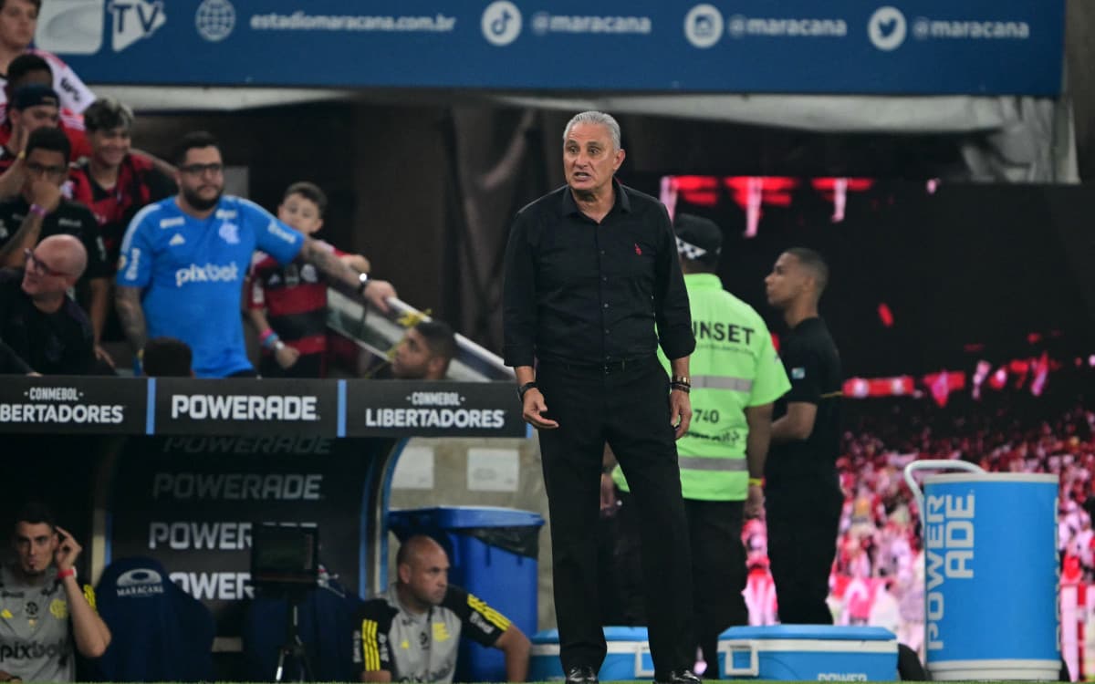 Tite revela tristeza após xingamentos da torcida do Flamengo: 'Dói no lado humano'