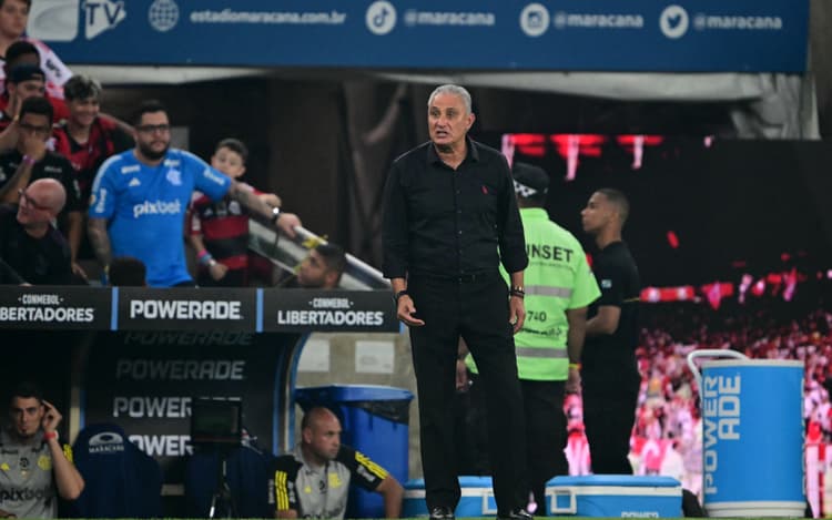 Tite revela tristeza após xingamentos da torcida do Flamengo: 'Dói no lado humano'