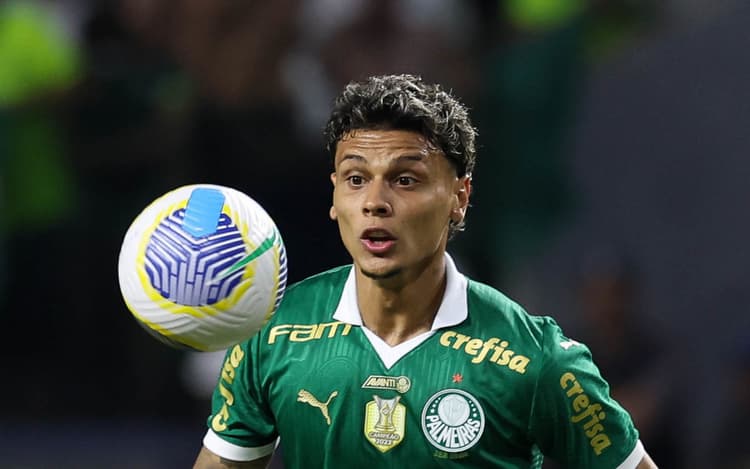 Flamengo pode lucrar com titular do Palmeiras que interessa a clube inglês