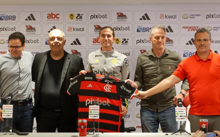 Dirigente do Flamengo conta bastidores da saída de Tite e chegada de Filipe Luís