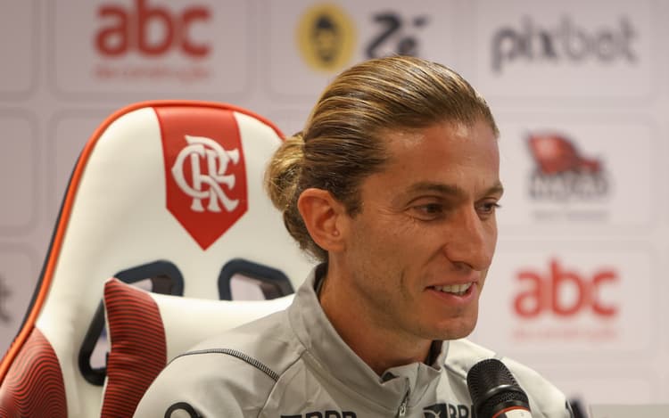 Filipe Luís estreia pelo Flamengo contra rival de sua última final com título como jogador