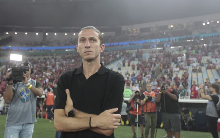 Estreia de Filipe Luís tem maior volume ofensivo do Flamengo em sete meses