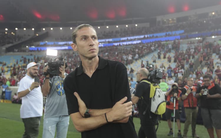 Jornal espanhol destaca 'ascensão meteórica’ de Filipe Luís como técnico do Flamengo