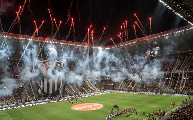 Torcida do Atlético-MG esgota ingressos para jogo de volta contra o Flamengo