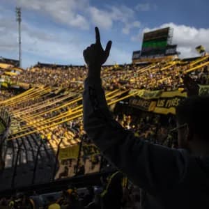 Peñarol anuncia punições se houver racismo em jogo contra Flamengo