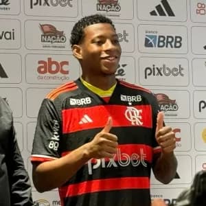 Plata explica 'batalha' para chegar ao Flamengo e sonha marcar no Maracanã