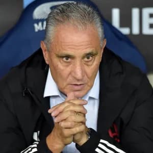 Tite esquiva sobre Brasileirão parado e vê retomada 'consistente' do Fla