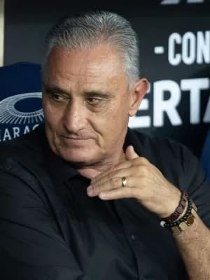 Tite ignora 'o campo fala' em favor da fila de medalhões no Flamengo