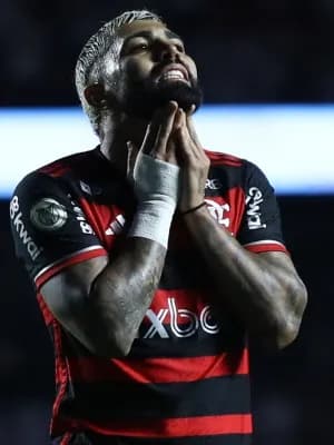 Flamengo vive pesadelo com bola parada e número de gols levados é espantoso