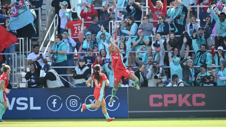 Time americano com estádio próprio mostra caminho para o futebol feminino