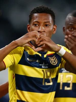 Flamengo anuncia a contratação do ponta-direita Gonzalo Plata, do Al-Sadd