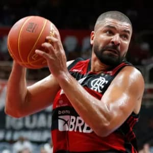 Olivinha já foi, procura-se novo ídolo para o time de basquete do Flamengo