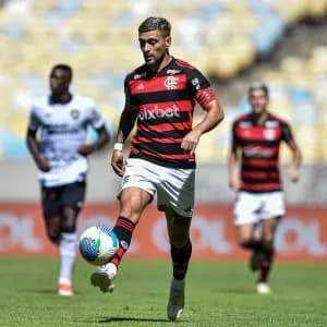 Arrascaeta pode ser surpresa do Flamengo contra Corinthians no Brasileiro