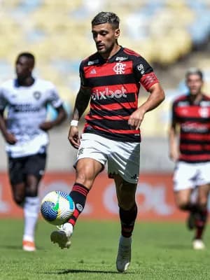 Premiere lidera TV paga com recorde em rodada de clássicos do Brasileirão