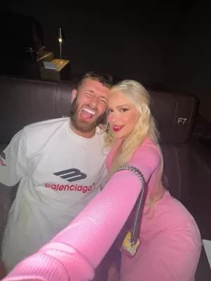 'Quero a morte de Léo e Karoline': namorada de zagueiro do Fla expõe ameaça