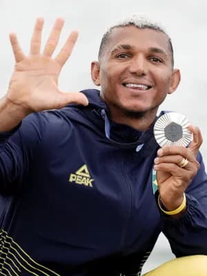 Isaquias cita Flamengo após prata e agradece: 'Nação Rubro-negra'