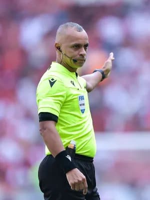 CBF define arbitragens para jogos de ida das semifinais da Copa do Brasil