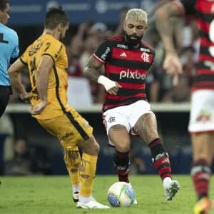 Gabigol festeja retorno, mas admite Flamengo abaixo: 'Precisamos melhorar'