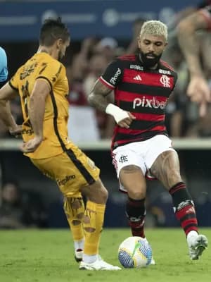 Flamengo bate o Amazonas em noite de vaias ao time e aplausos a Gabigol