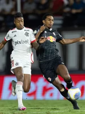 Bruno Henrique esbraveja contra arbitragem após empate do Fla: 'Lamentável'