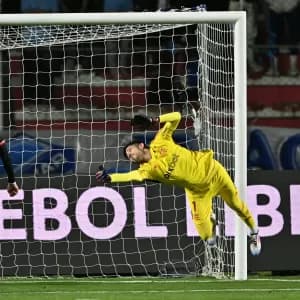 Rossi garante a vaga de um Flamengo armado covardemente por Tite