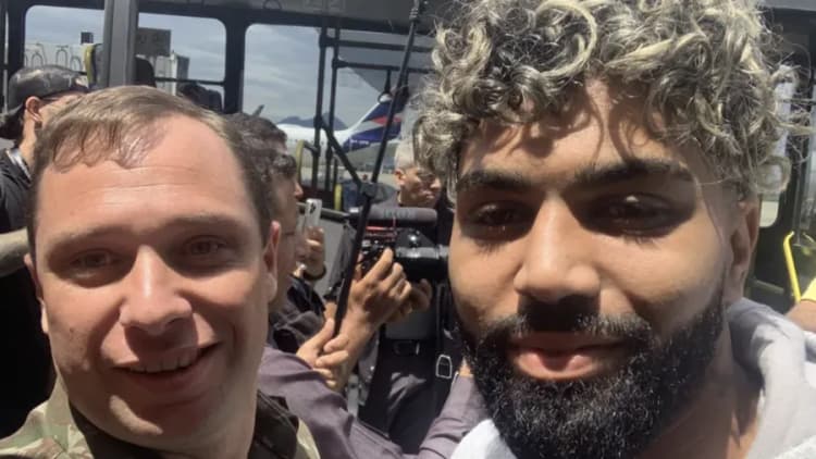 Senha curiosa e título honorário: a relação de Mauro Cid com o Flamengo